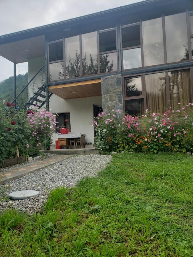 Guest House Nanu Mestia Dış mekan fotoğraf